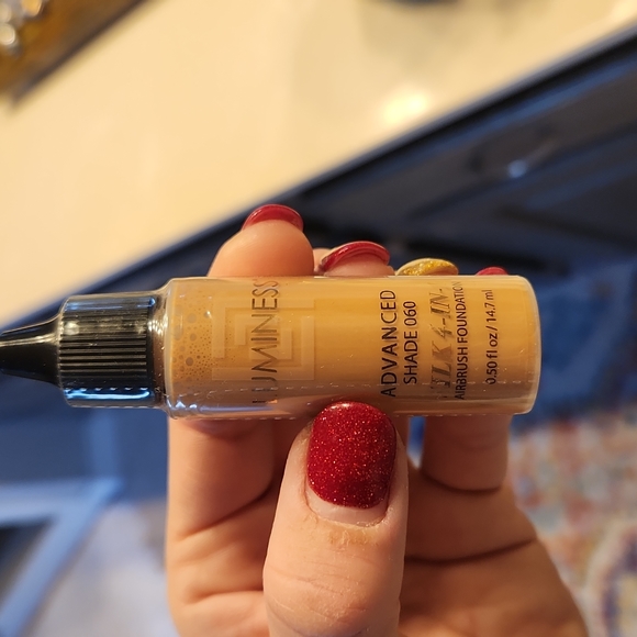 Luminess Airbrush Foundation - Picture 2 of 2